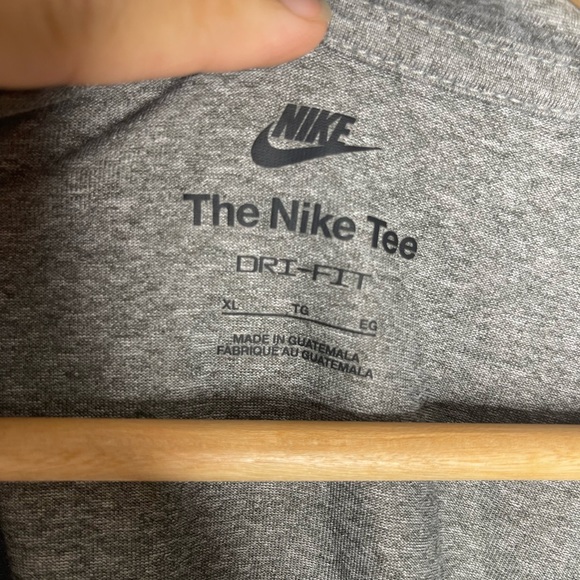 The Nike Tee Dri-Fit Lady Liberties Gray Size Large - Picture 4 of 6